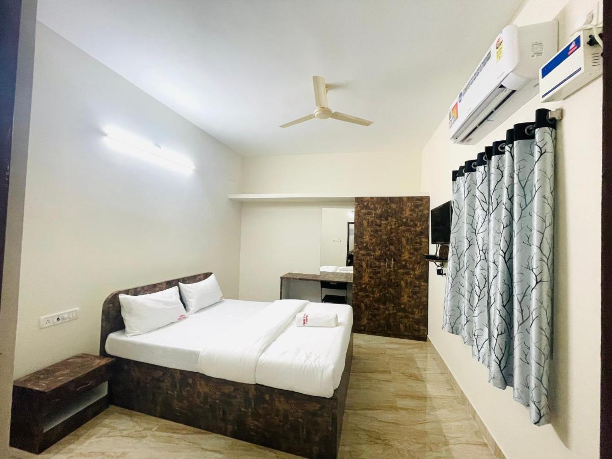 Lsr Service Apartments ตีรูปาติ ภายนอก รูปภาพ